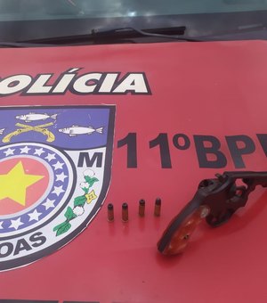Homem é preso por porte ilegal de arma de fogo, em Penedo