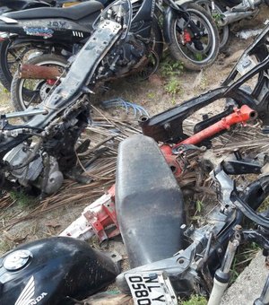 Polícia aprende menor e descobre 'cemitério' de motos no Agreste