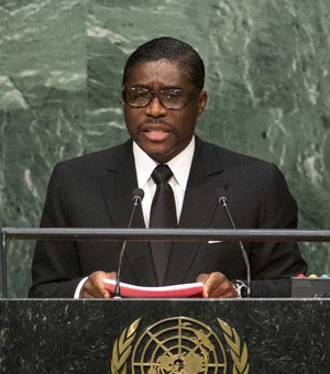 Filho de ditador volta à Guiné Equatorial e pede bens apreendidos