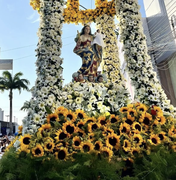 Milhares de pessoas participam da peregrinação de Nossa Senhora do Bom Conselho pelas ruas de Arapiraca