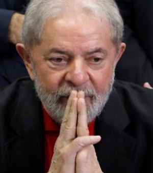 Juiz suspende entrega de título de Doutor Honoris Causa a Lula