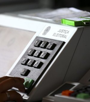 MP Eleitoral acompanha monitoramento da PF e testes de integridade em urnas no dia da votação, em Maceió (AL)
