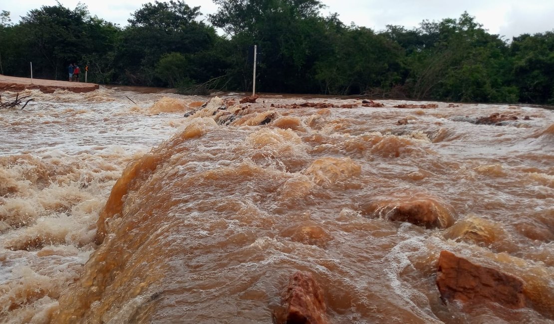 Após fortes chuvas, Defesa Civil Nacional deve retornar hoje a Alagoas