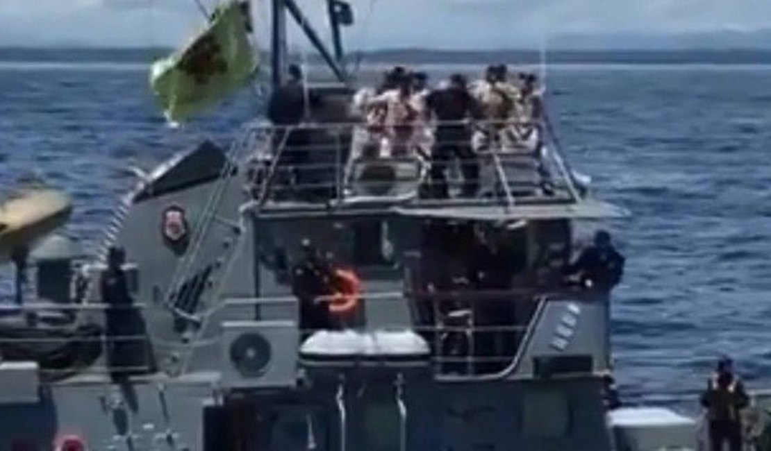 [Vídeo] Militares dançam hit em navio e órgão diz que ato é 'incompatível' com a tradição