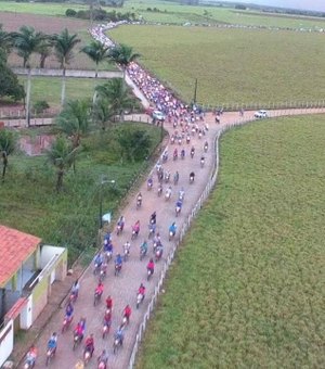 Mais de  2,5 mil veículos participam de carreata de Arthur Albuquerque em Limoeiro de Anadia