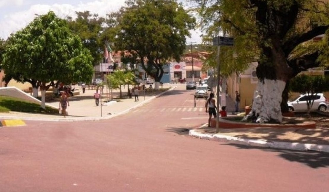 Homem com sinas de embriaguez e dirigindo em zigue-zague é preso em Pindorama