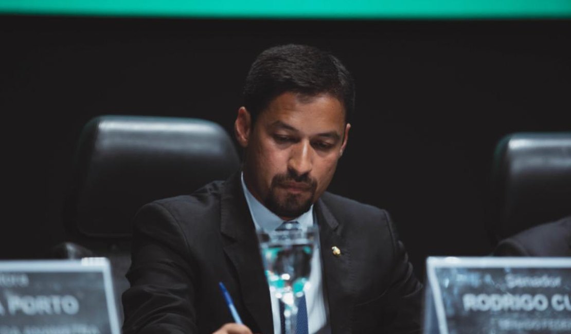 Rodrigo Cunha comemora compromisso do governo com delegacia anti-corrupção