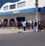 [Vídeo] População do Agreste se aglomera em filas de bancos e lotéricas nesta segunda(20)
