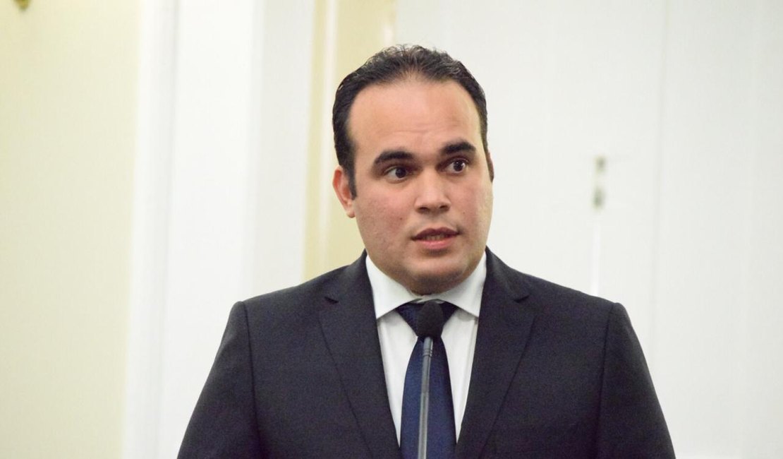 Mais de 400 pessoas se inscrevem em processo seletivo do deputado Davi Maia