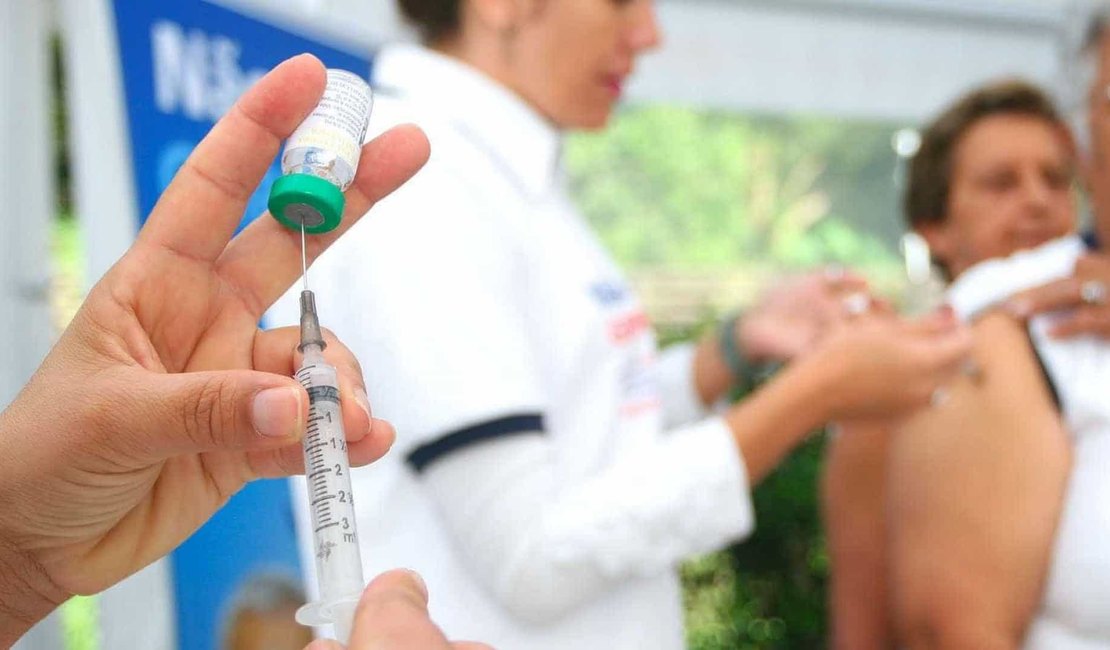 Campanha nacional de vacinação contra influenza começa quarta-feira em todo o país 