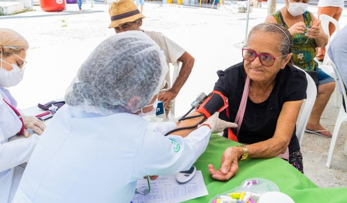 Prefeitura leva serviços de promoção à saúde gratuitos ao centro de Arapiraca