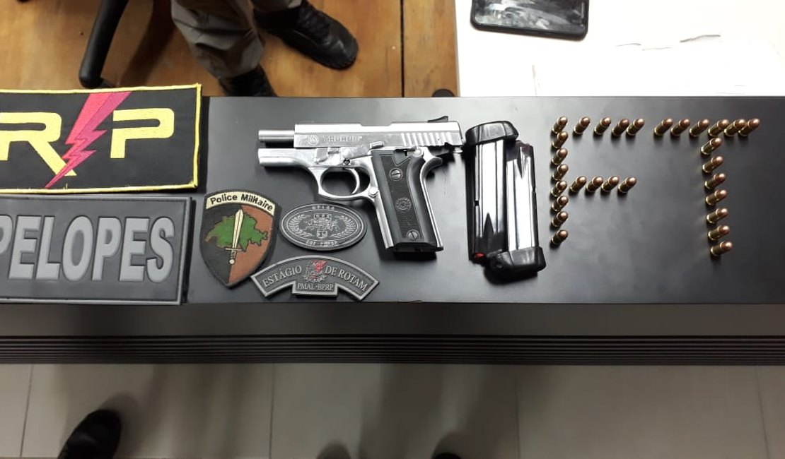Suspeito em caminhonete é preso com pistola no Sertão