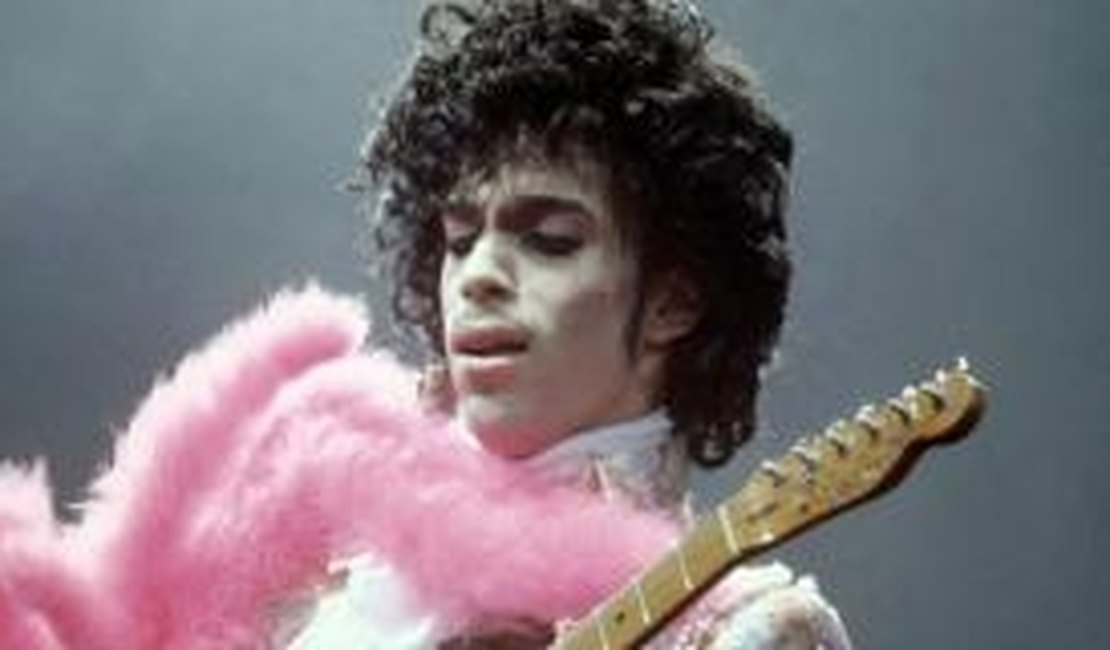Prince acusa indústria de empurrar Katy Perry e Sheeran 'goela abaixo'