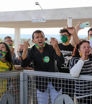 Por falta de segurança, Globo, Band e Folha suspendem cobertura no Alvorada