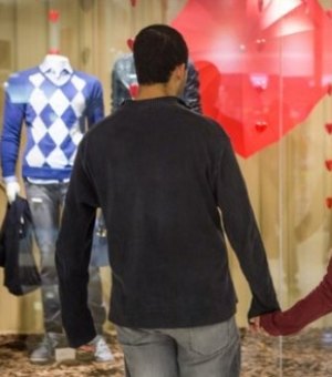 Pesquisa aponta queda na intenção de namorados em comprar presentes na capital