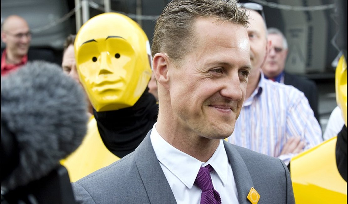 Schumacher assiste TV, de acordo com presidente da FIA: 'Luta continua'