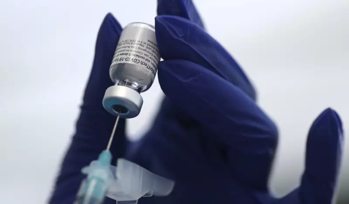 Alagoas vai receber mais de 7 mil doses de vacinas da Pfizer contra a Covid-19