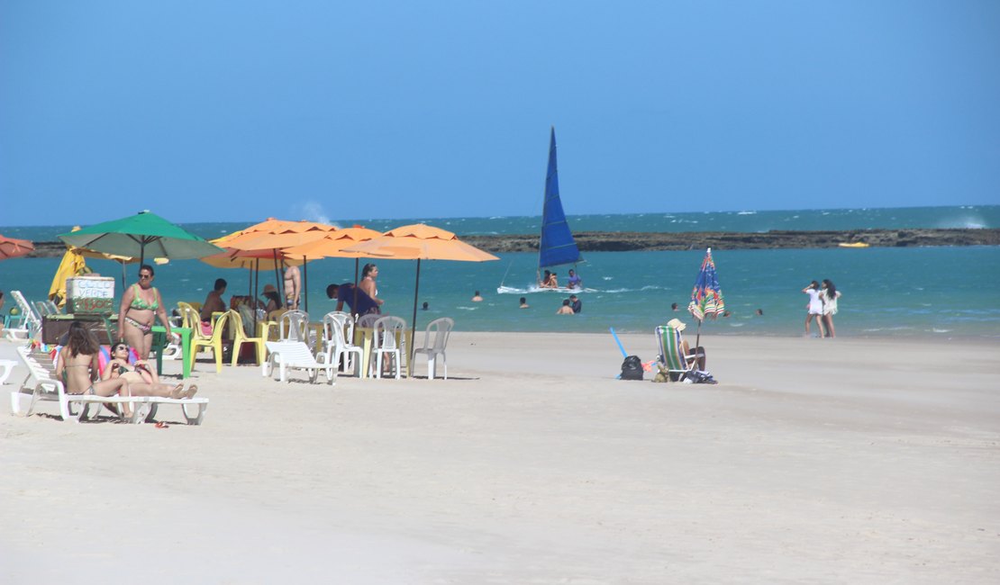 Praias do litoral alagoano apresentam 19 trechos impróprios para banho