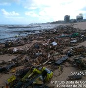 [Vídeo] Imagens mostram praia da Cruz das Almas repleta de lixo
