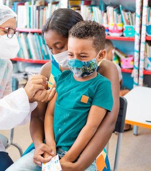 Saúde de Palmeira inicia vacinação contra a Covid-19 nas escolas da rede municipal