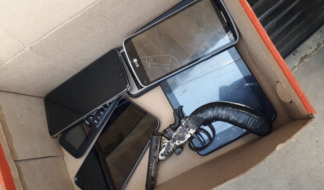Jovem é preso acusado de roubo de celular em Porto Calvo