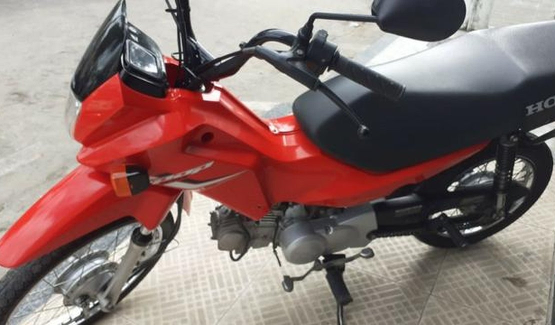 Dupla abandona moto após tentar invadir escola em Maragogi