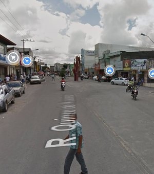 Câmera de segurança registra furto de motocicleta no Centro de Arapiraca