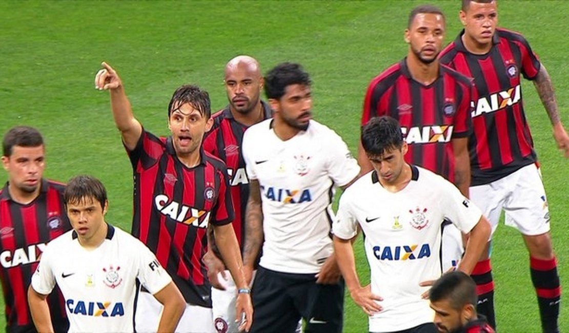 Corinthians tropeça, Palmeiras pode ficar com o título e Inter na porta do rebaixamento