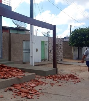 [Vídeo] Telhado de lanchonete desaba em Arapiraca