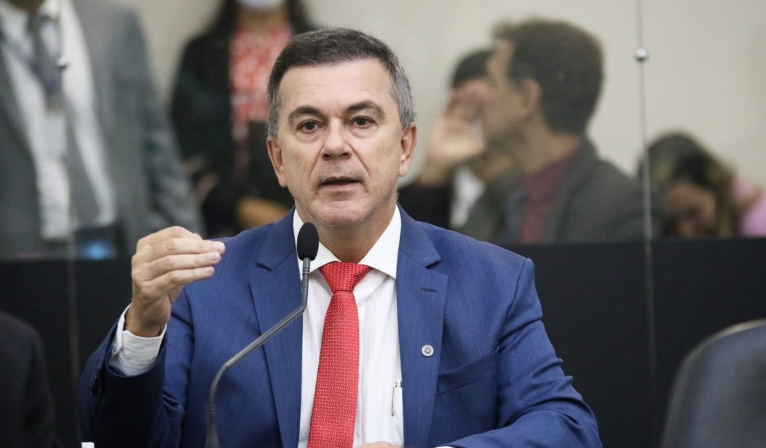 Ronaldo Medeiros é indicado pelo PT para disputar a Prefeitura de Maceió pela Federação Brasil da Esperança
