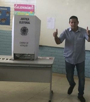 General Mourão (PRTB) votou na manhã de hoje em Brasília
