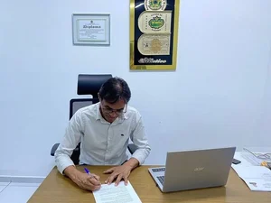 Conquista: prefeito de Messias, Marcos Silva, assina Projeto de Lei que beneficia servidores da educação no município