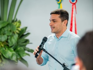 Alexandre Ayres propõe unificação dos programas assistenciais aos de qualificação profissional em AL