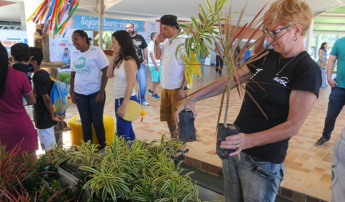 Planta Maceió faz doação de 3 mil mudas na Bienal