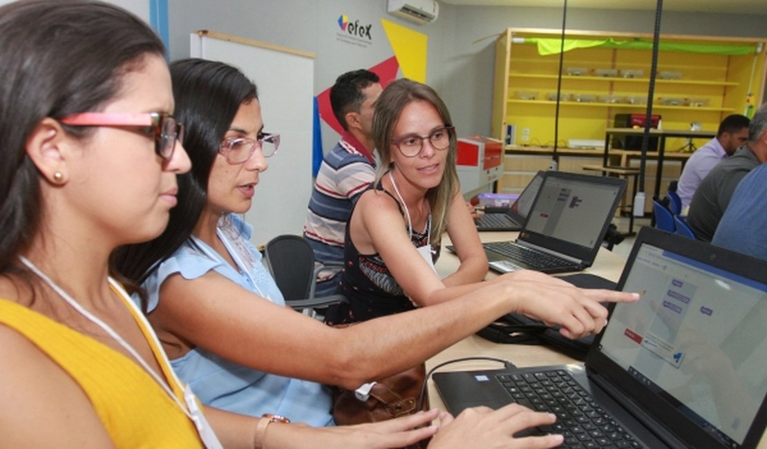 Seduc promove formação em recursos tecnológicos para mais de 1.400 professores