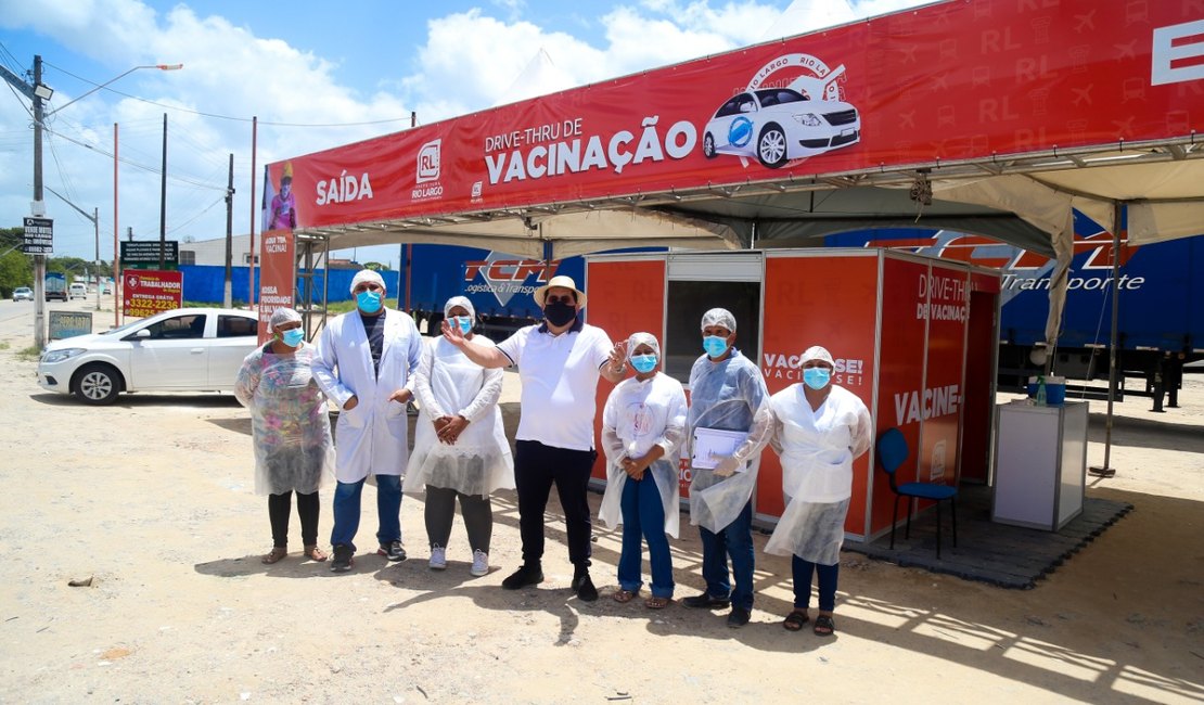 Prefeito de Rio Largo Gilberto Gonçalves anuncia vacinação em idosos acima de 60 anos
