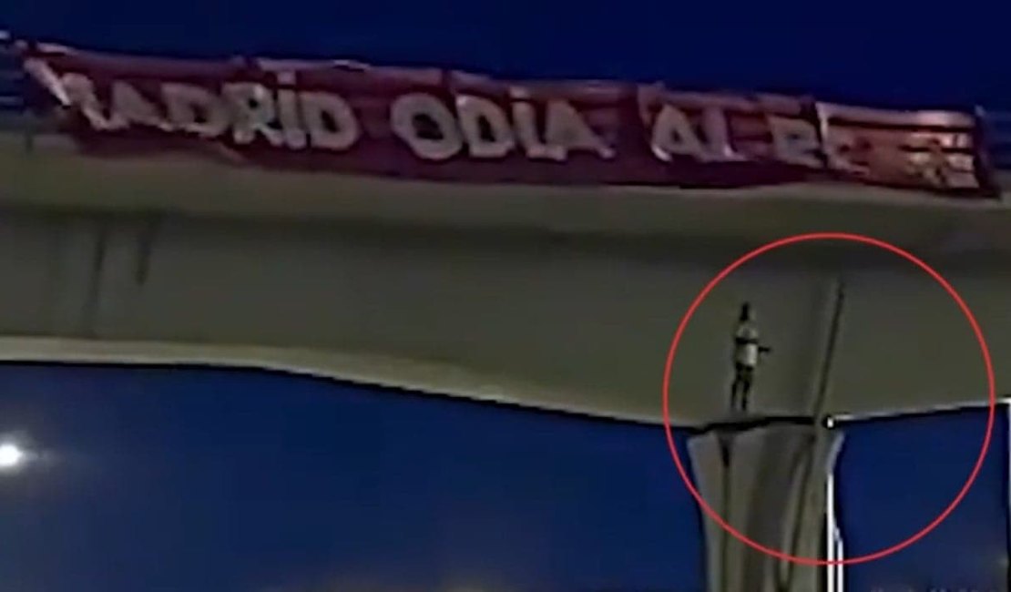 Quatro suspeitos de prender boneco de Vini Jr em ponte de Madrid são presos na Espanha