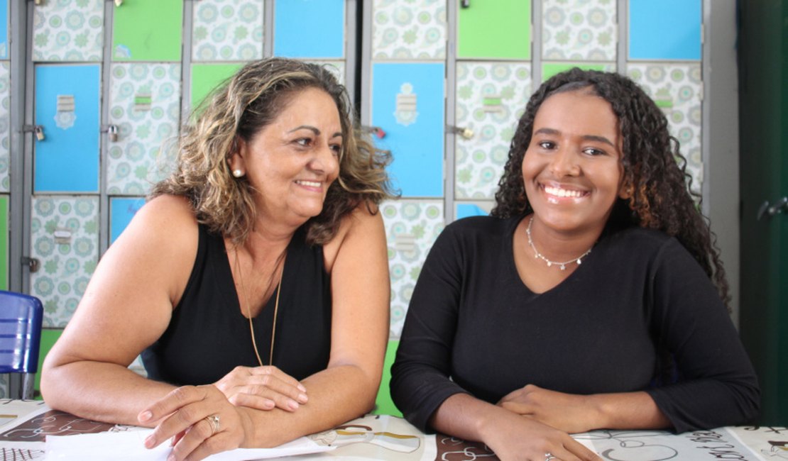 Educação muda vida de ex-aluna com projeto realizado na Escola Municipal Antídio Vieira