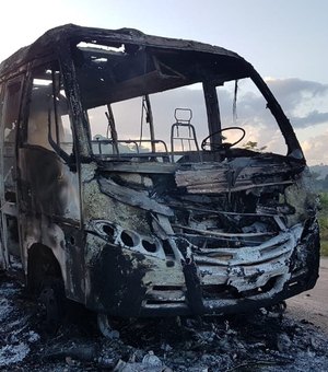 Prefeitura de Maragogi oficializa denúncia sobre incêndio de micro-ônibus