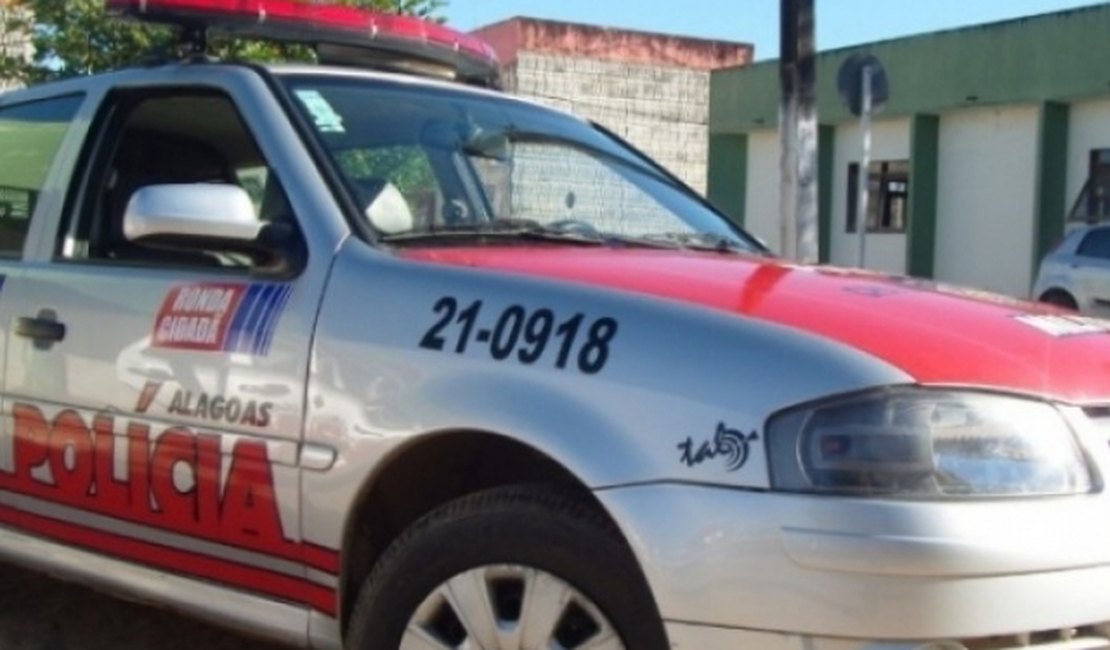 Bandidos invadem estabelecimento comercial e furtam TV e alimentos