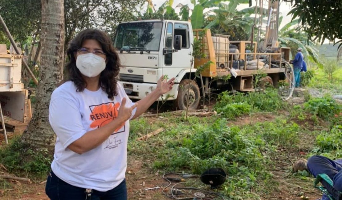 [Vídeo] Vereadora comemora perfuração de poço na Vila Aparecida