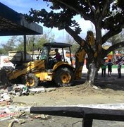 Desativado há dois anos, terminal de ônibus da Praça da Faculdade é demolido