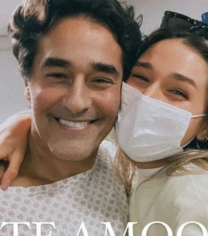 Sasha posa com Szafir no hospital após alta da UTI: 'Te amo'