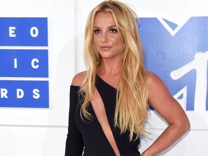 Britney Spears prepara retorno em dueto com Elton John, diz site