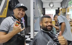Barbearias comandadas por Irmão Mi são sucesso no Litoral Norte