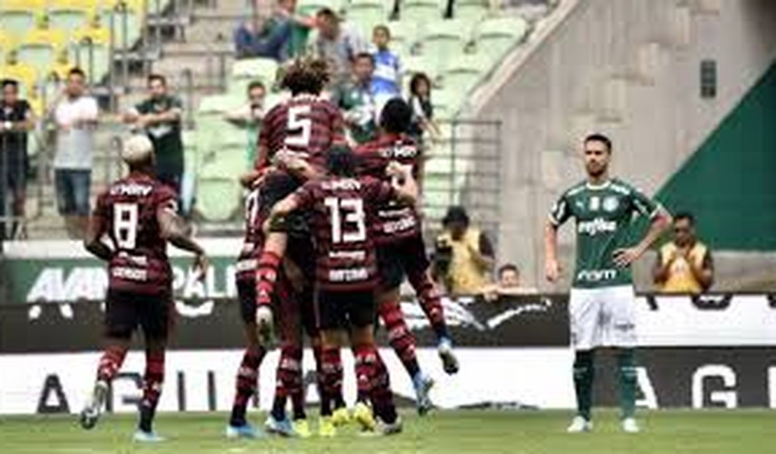 Sem sua torcida, Flamengo vence Palmeiras no Allianz Parque