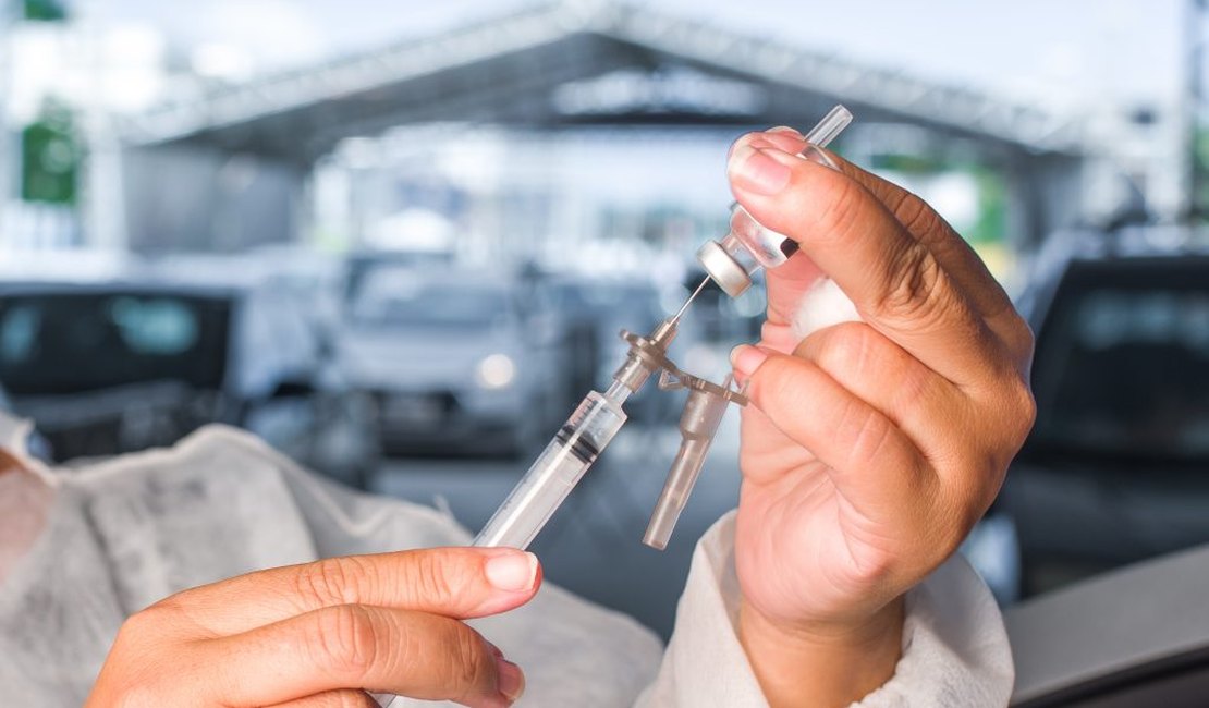 Pessoas com 25 anos poderão se vacinar a partir da tarde desta quinta-feira (05) em Maceió