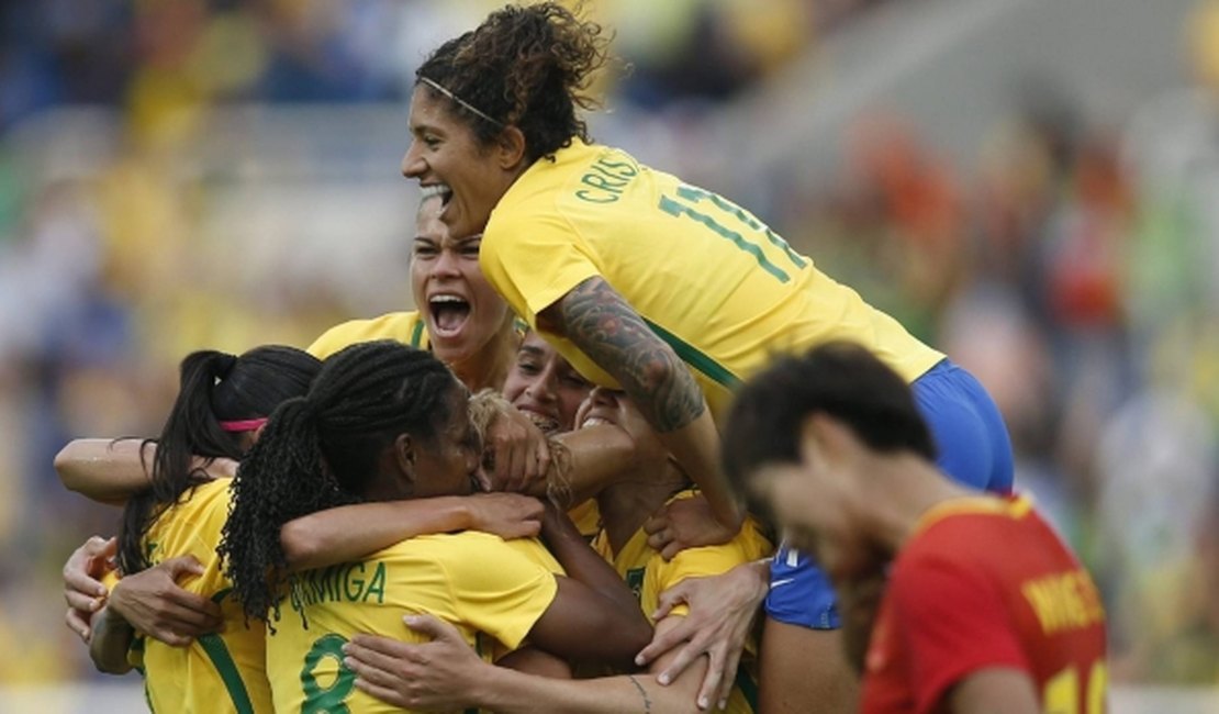 Brasil vence a China por 3 a 0 no futebol feminino