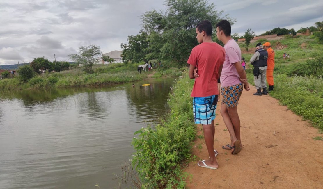 Embriagado, adolescente morre após mergulhar em açude de Palmeira dos Índios