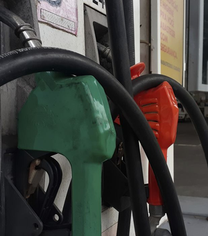 Preço  médio da gasolina comum chega a quase R$5,60 em Maceió